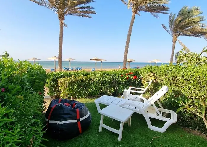 شالية العين السخنة قرية بيلاجيو عائلات صف اول على البحر Ain Sukhna