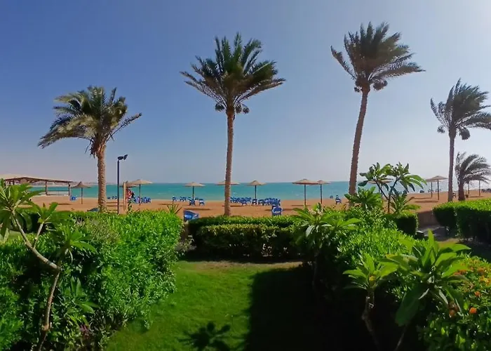 شالية العين السخنة قرية بيلاجيو عائلات صف اول على البحر