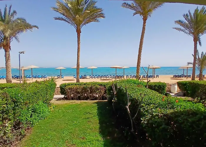 Resort شالية العين السخنة قرية بيلاجيو عائلات صف اول على البحر *