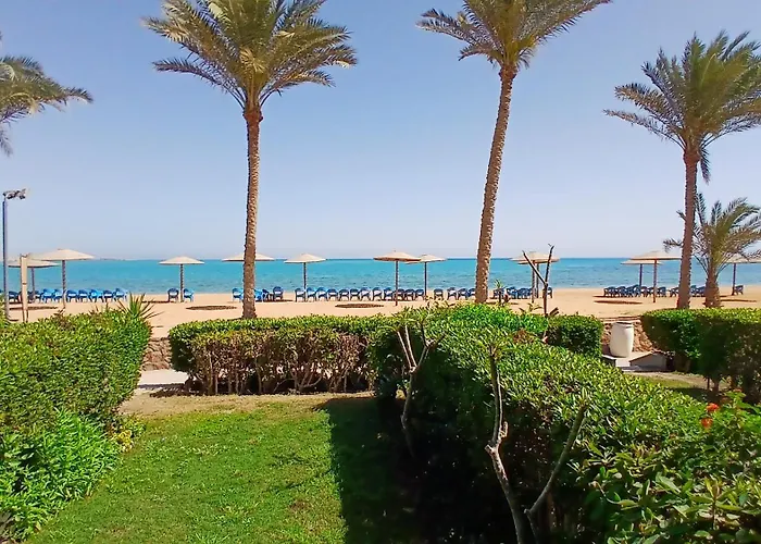 شالية العين السخنة قرية بيلاجيو عائلات صف اول على البحر Ain Sukhna